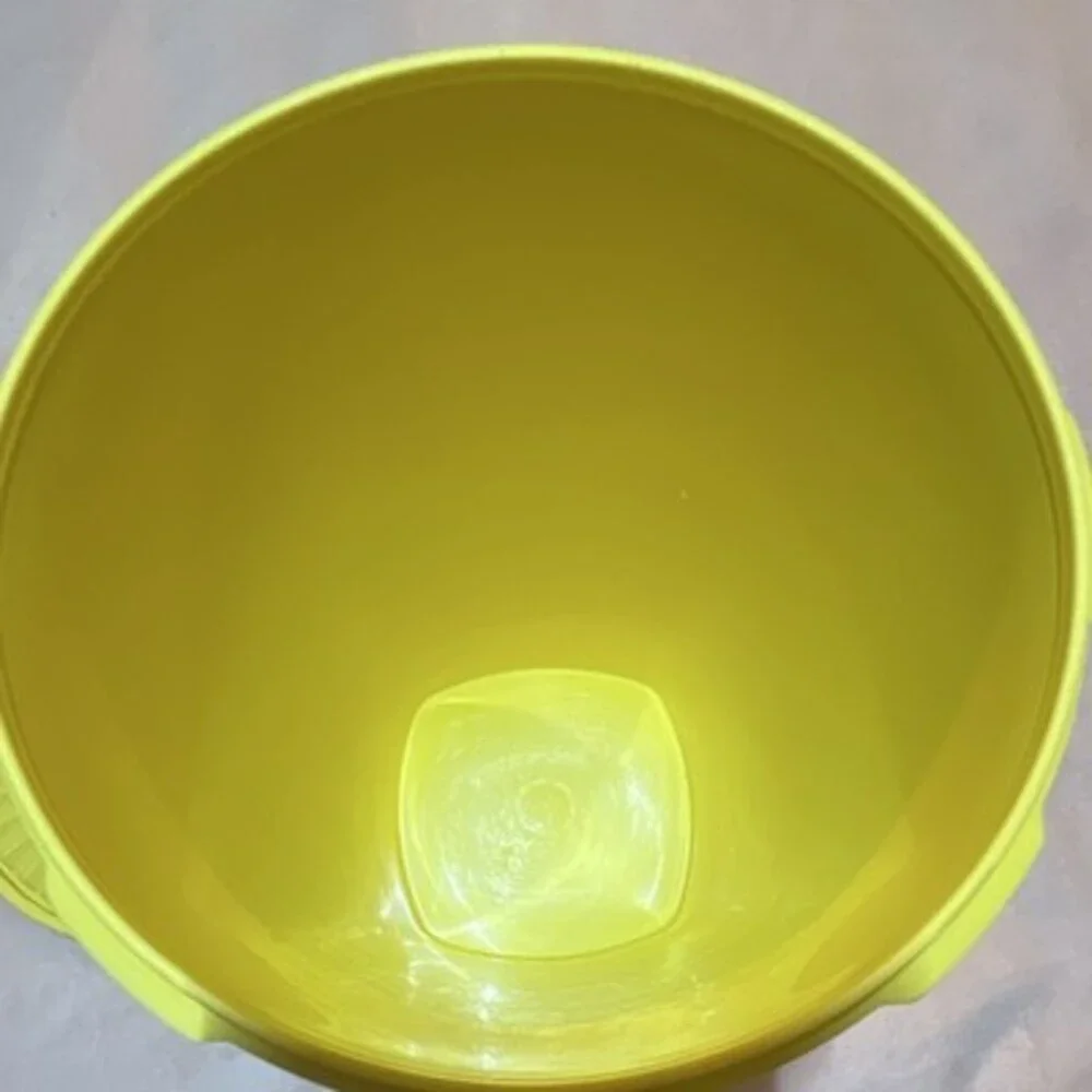 Tupperware plastic canister 10” great condition